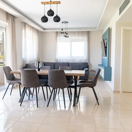 Leo's -cozy- Kos